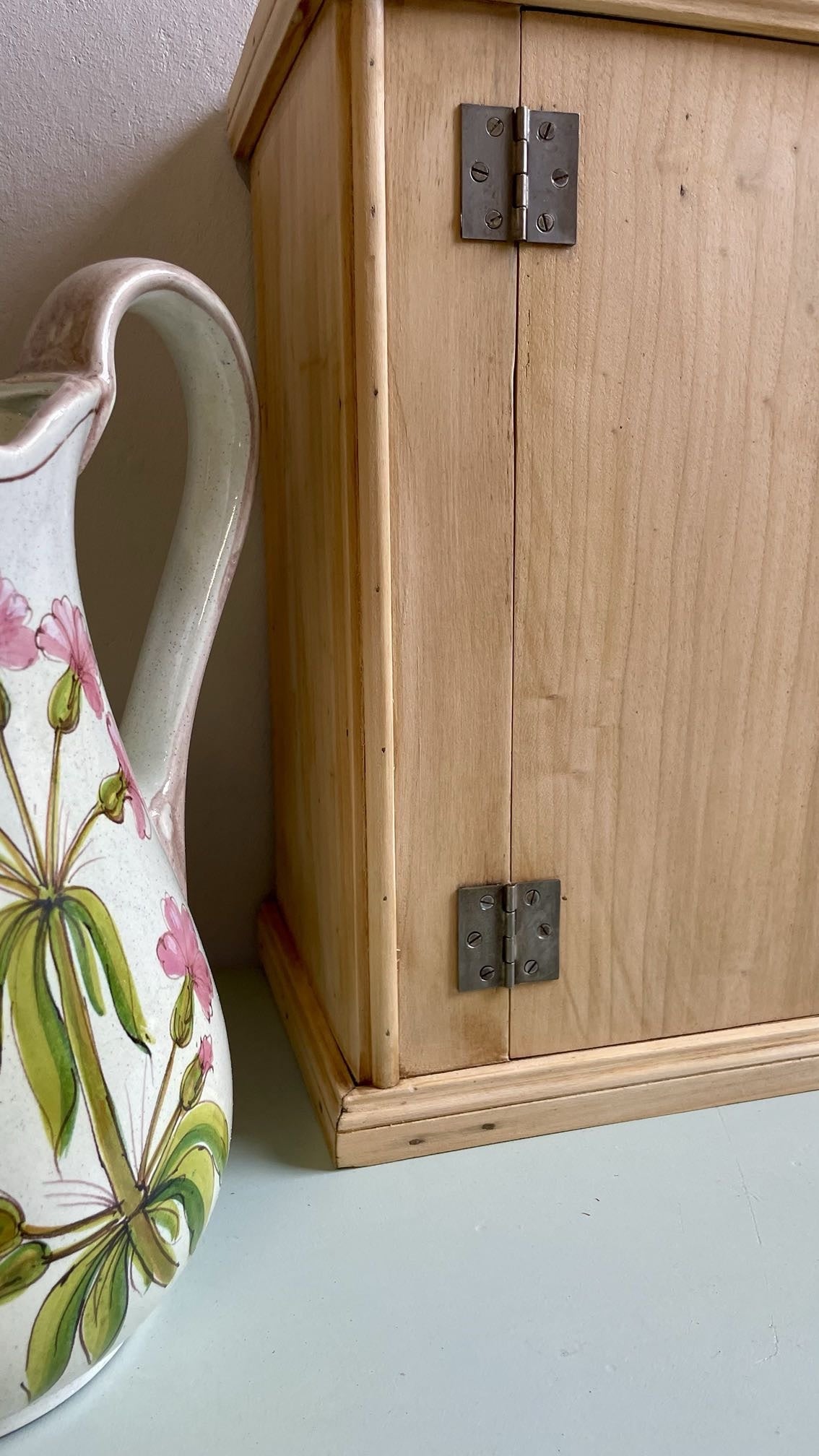 Petite armoire murale