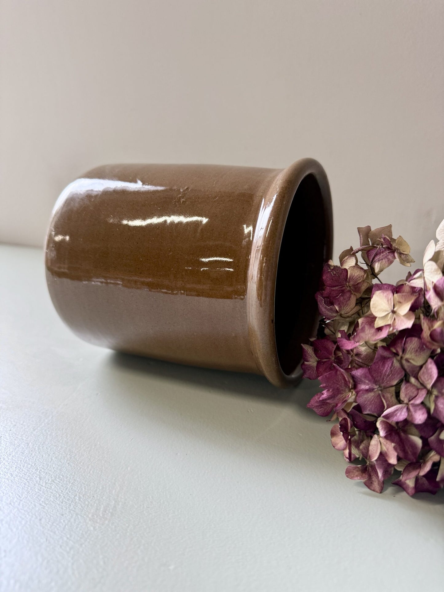 Pot émaillé marron