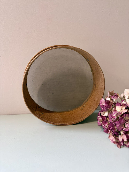 Tamis en bois de petite taille