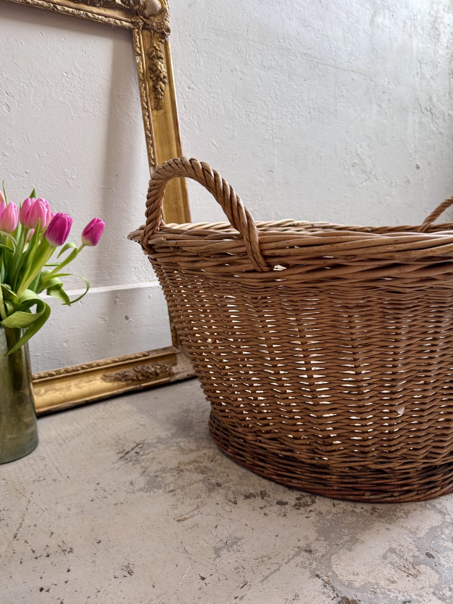 Corbeille tressée en osier de grande taille