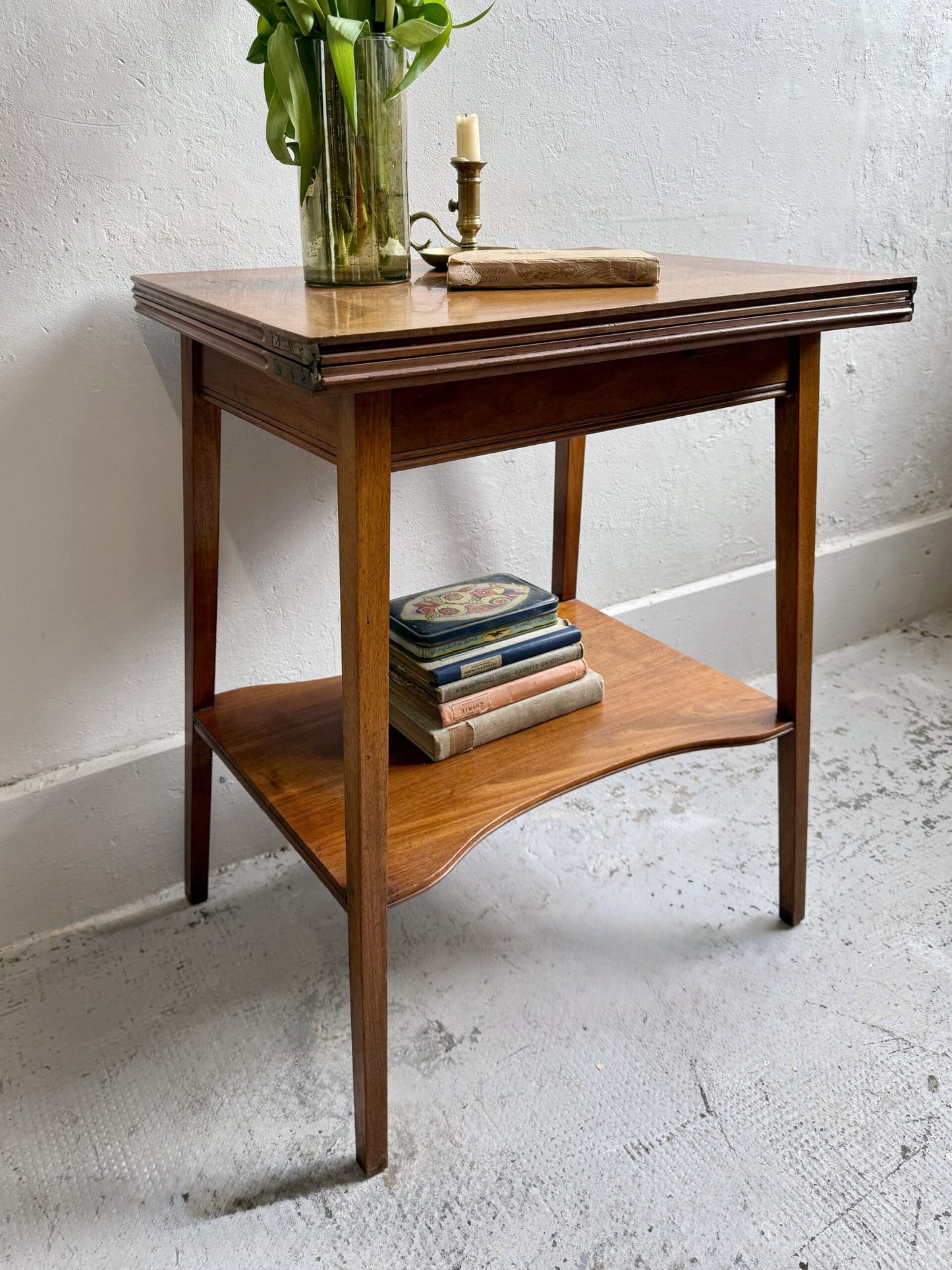 Table de jeu en bois avec plateau pivotant