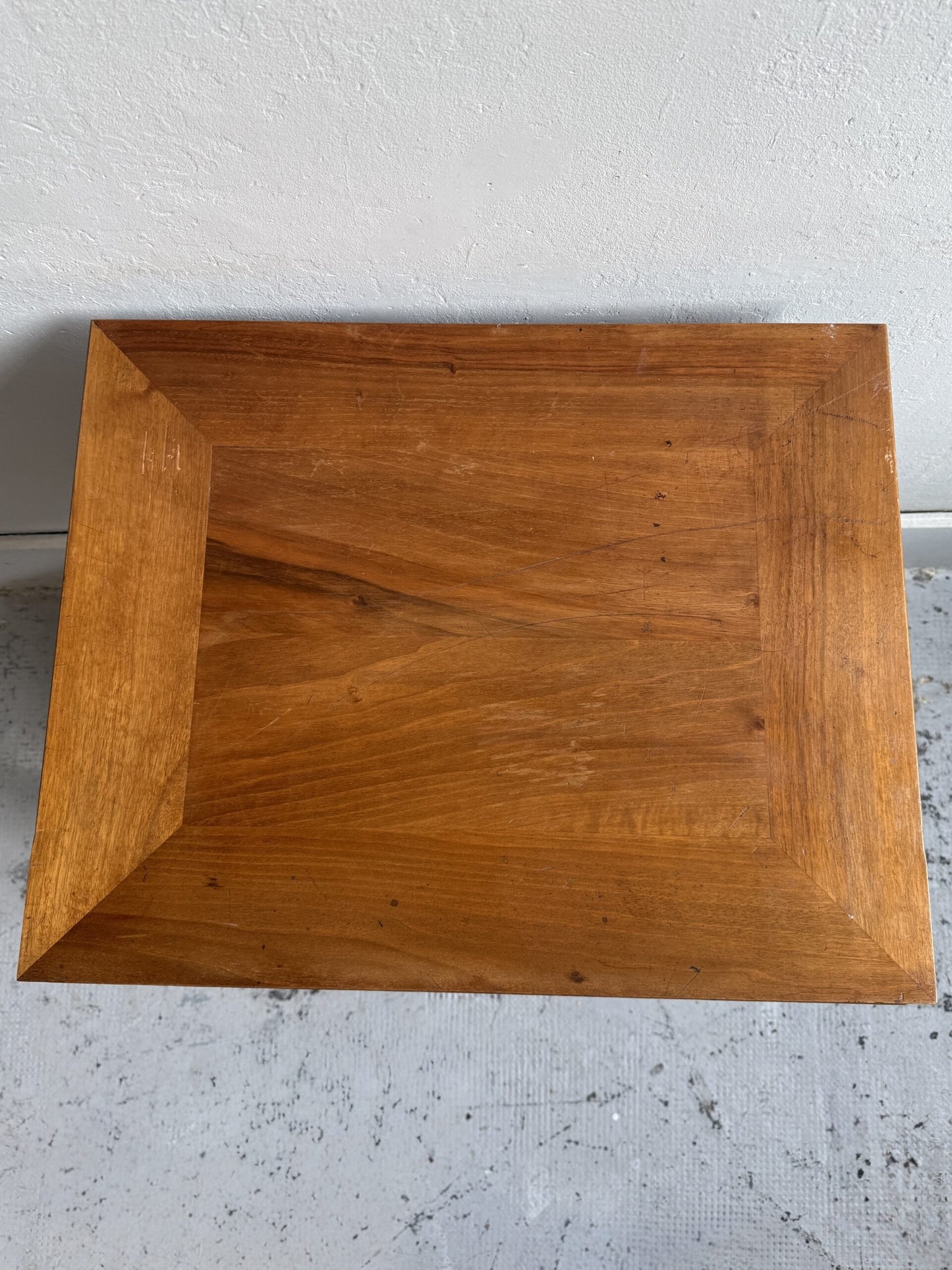 Table de jeu en bois avec plateau pivotant