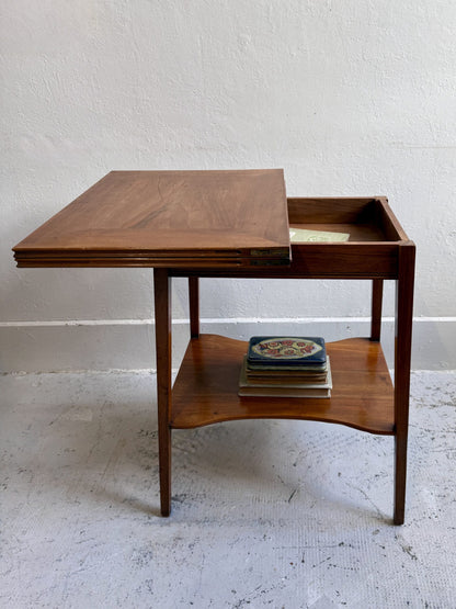 Table de jeu en bois avec plateau pivotant