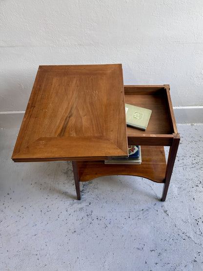 Table de jeu en bois avec plateau pivotant