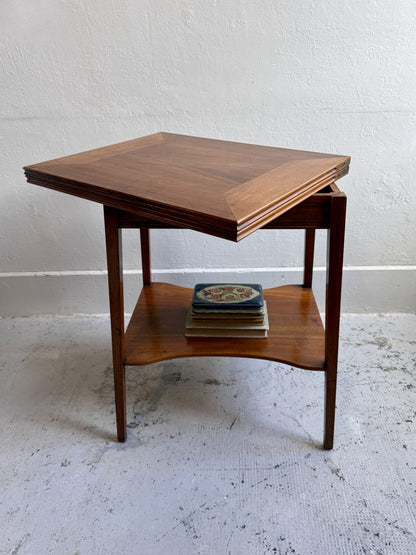 Table de jeu en bois avec plateau pivotant