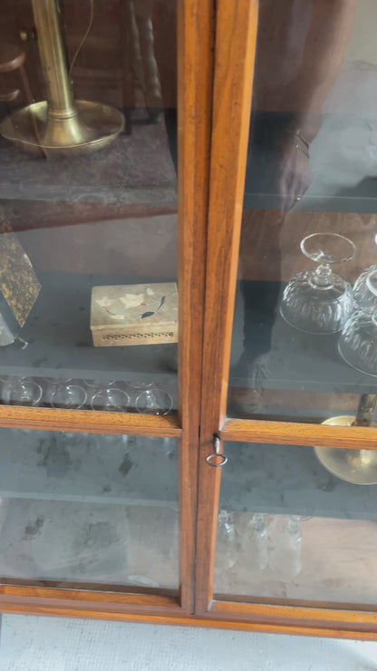 Vitrine pieds compas ancienne revisitée