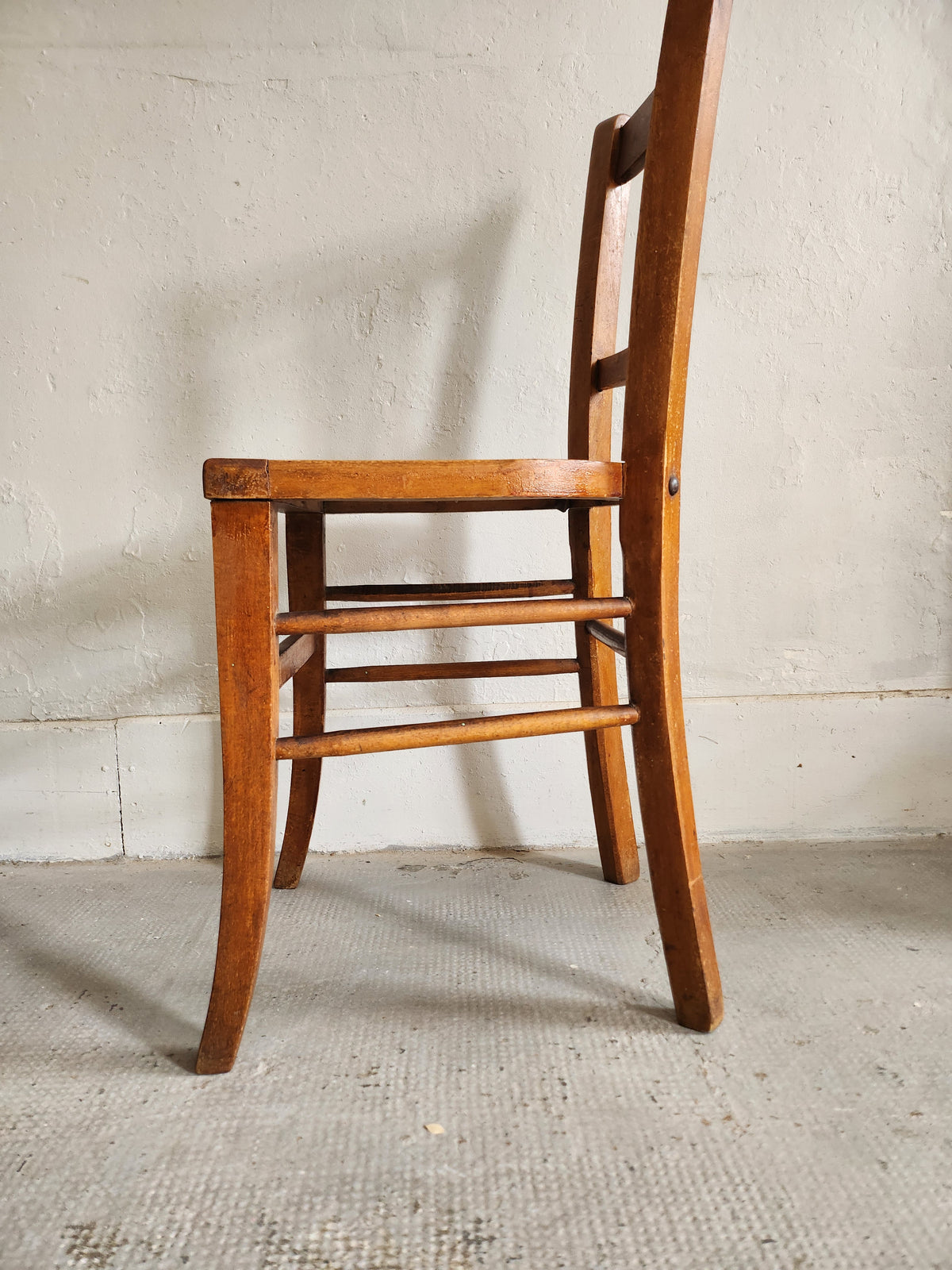 Chaise en bois   Patine