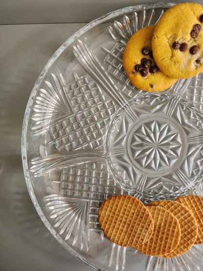 Plat apéritif en verre moulé - Patine