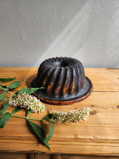 Moule à kougelhopf en terre cuite   Patine