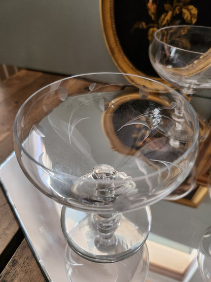 Coupe à champagne en cristal taillé   Patine