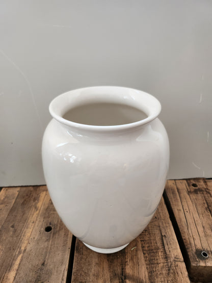 Vase blanc en céramique   Patine