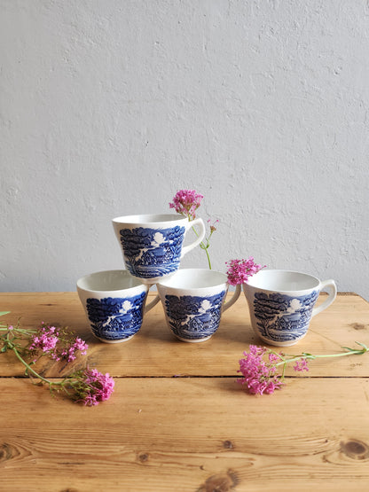 Tasse à café en porcelaine anglaise lot 4   Patine