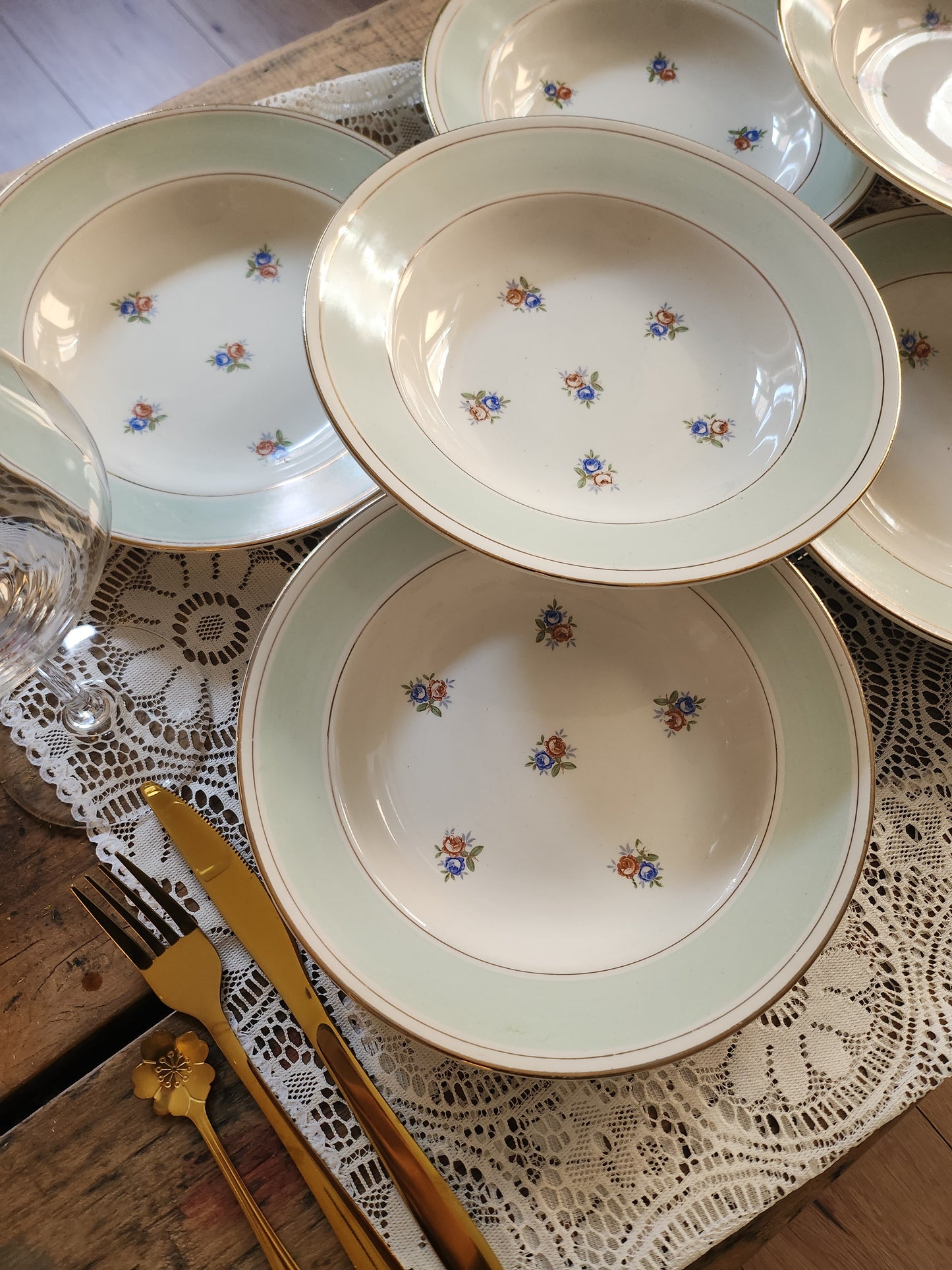 Assiettes semi-creuses Sarreguemines à fleurs lot de 8