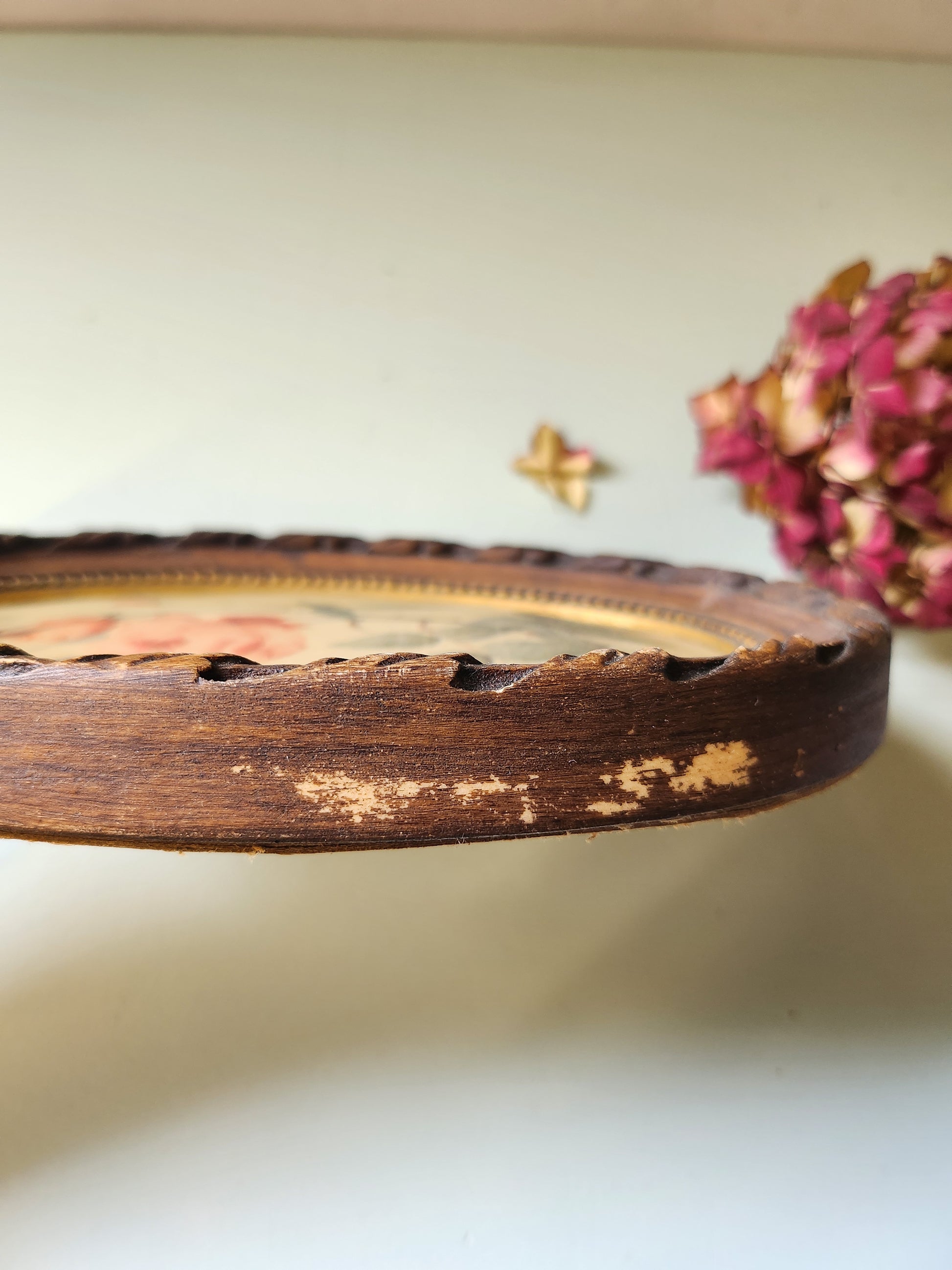 Cadre ovale en bois avec motif botanique - Patine