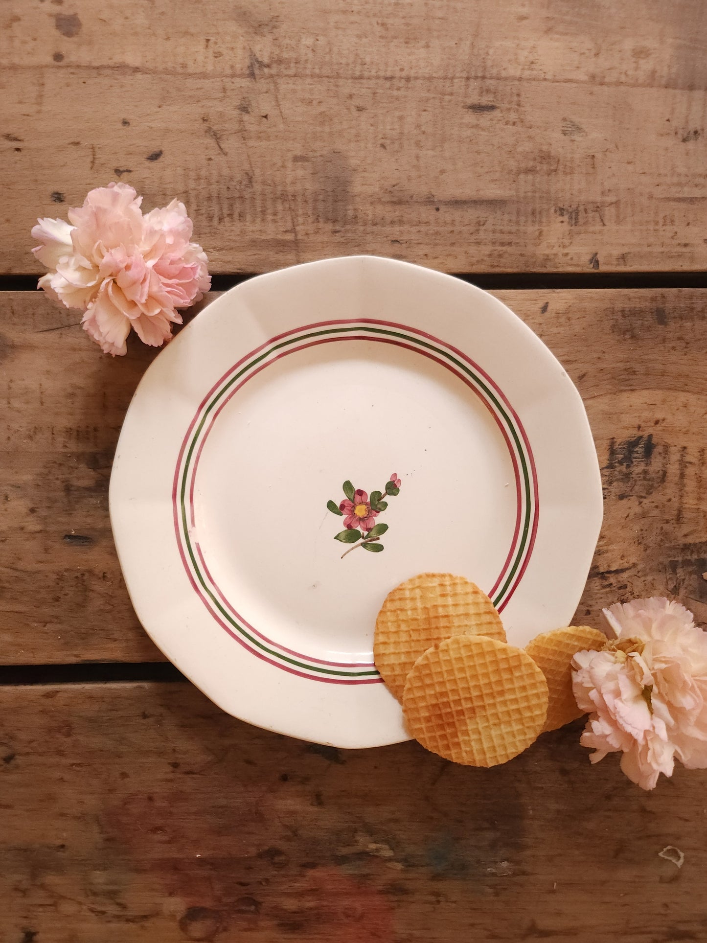 Assiette Sarreguemines fleurie   Patine