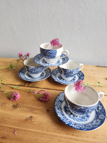 Tasse à café + assiettes en faïence fabriquées en Angleterre lot de 4   Patine
