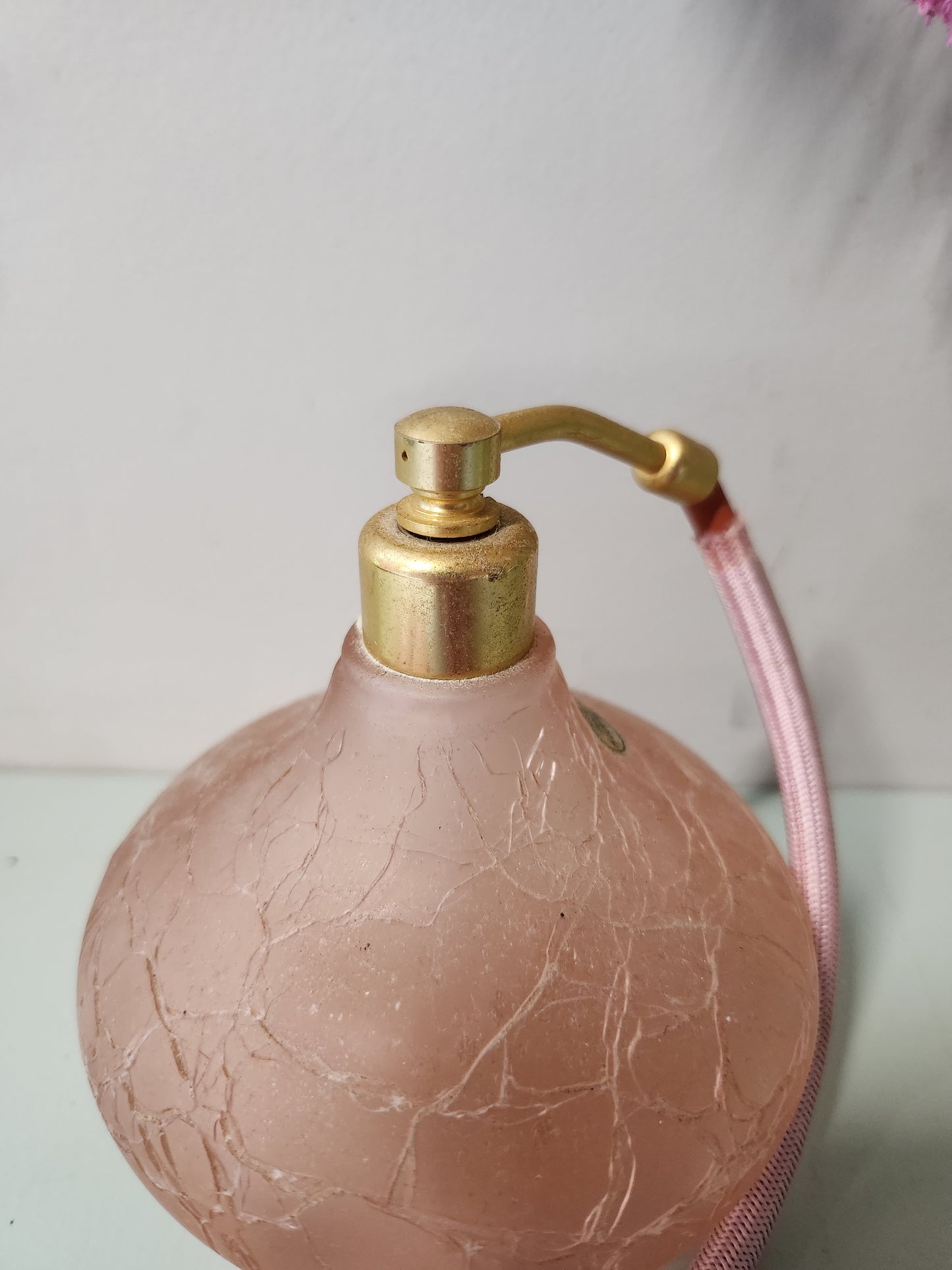 Vaporisateur de parfum rose vintage   Patine