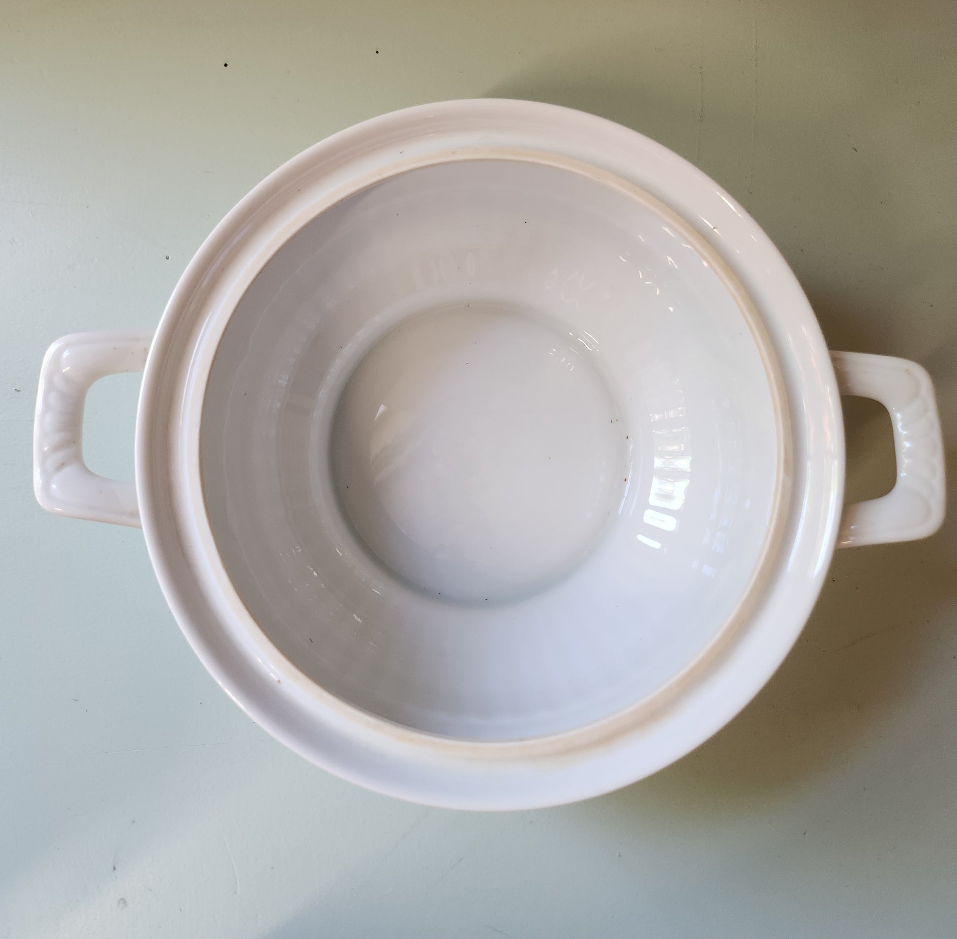 Soupière en porcelaine motif floral   Patine