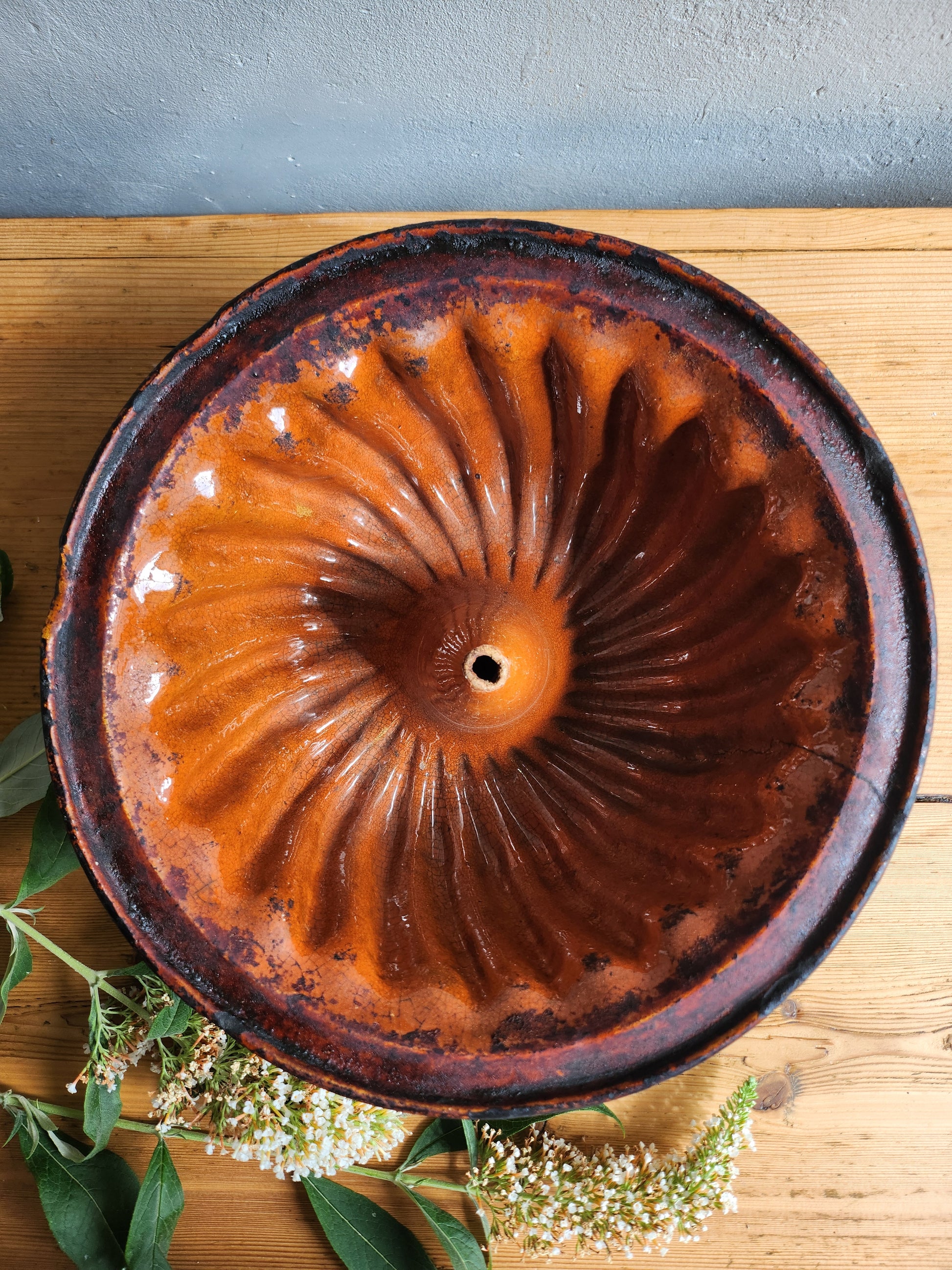 Moule à kougelhopf en terre cuite   Patine