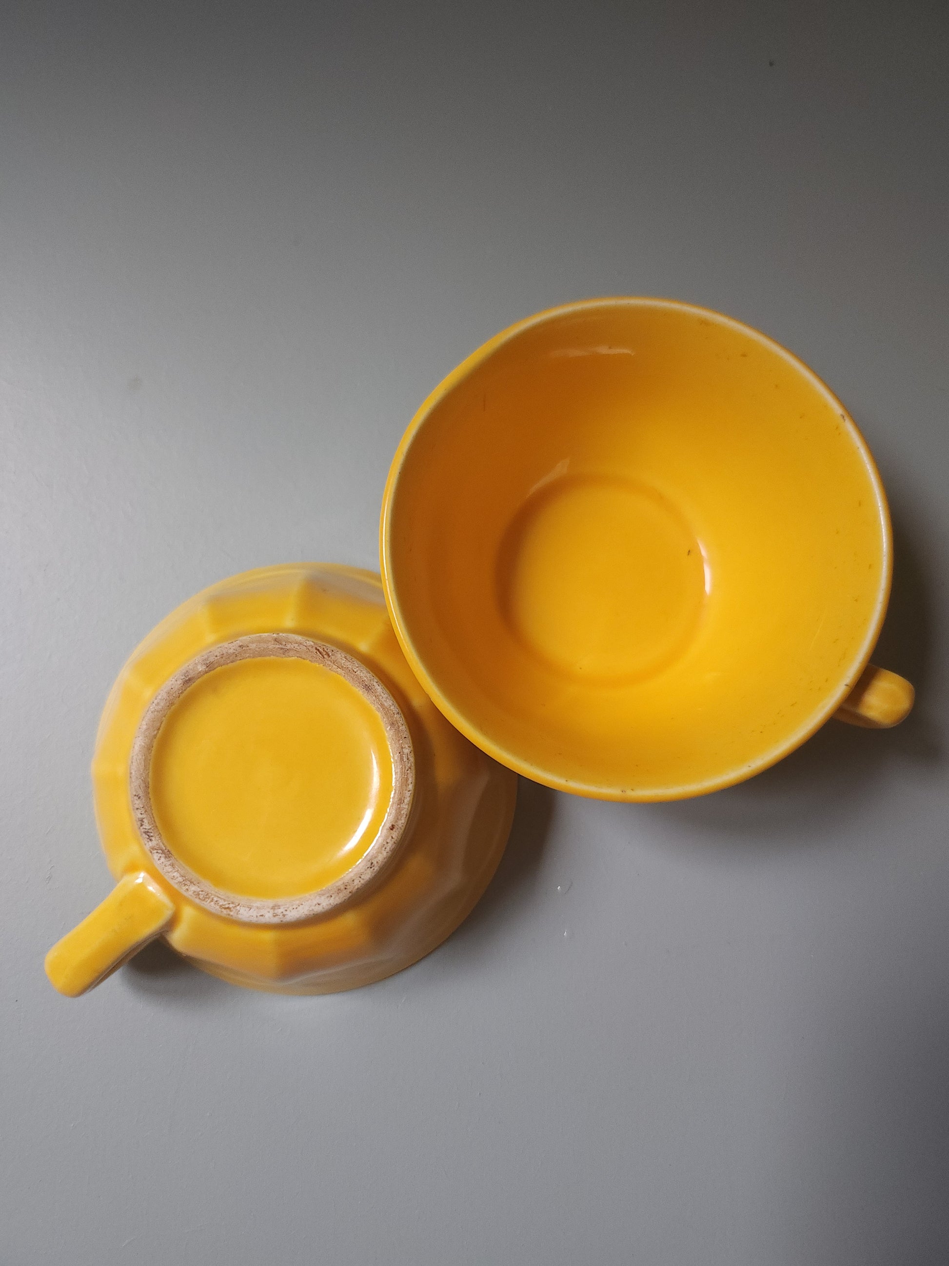 Tasses jaunes en céramique lot de 2   Patine