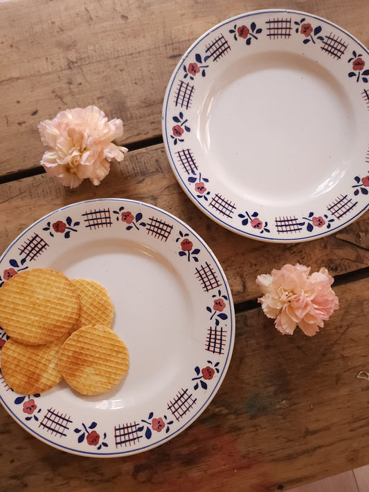 Assiettes plates en céramique Niderviller lot de 2   Patine