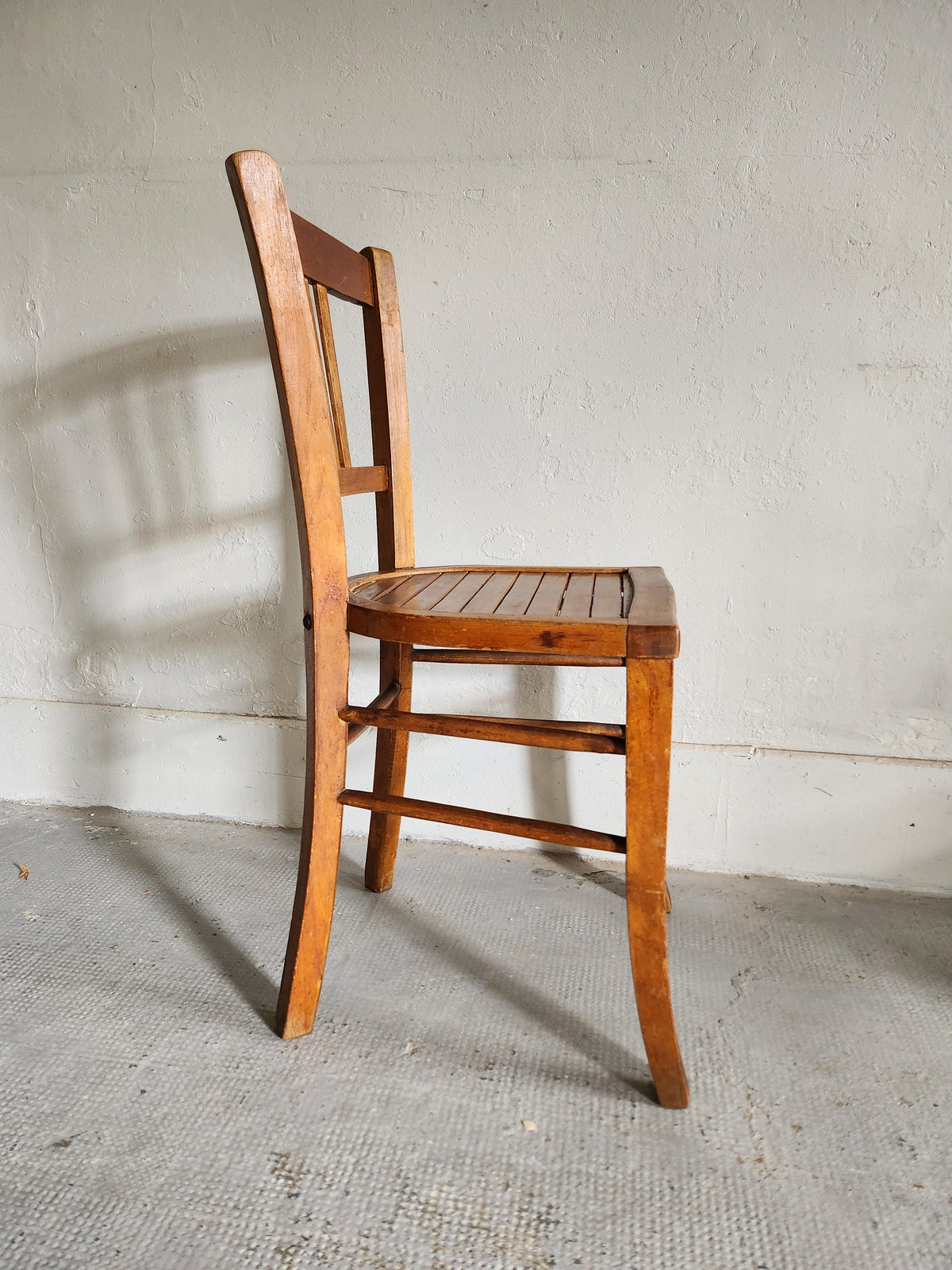 Chaise en bois   Patine