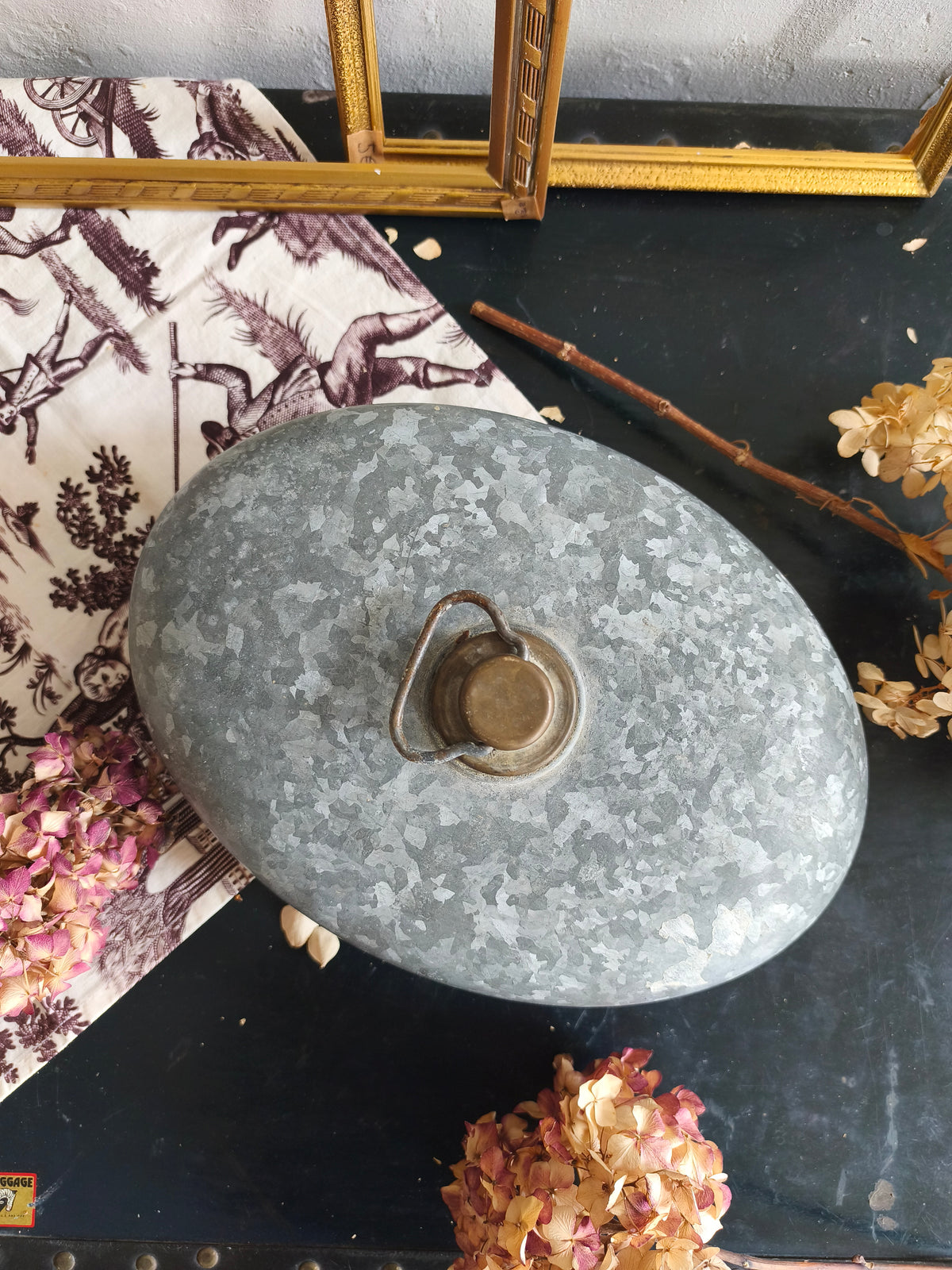 Bouillotte en zinc vintage   Patine