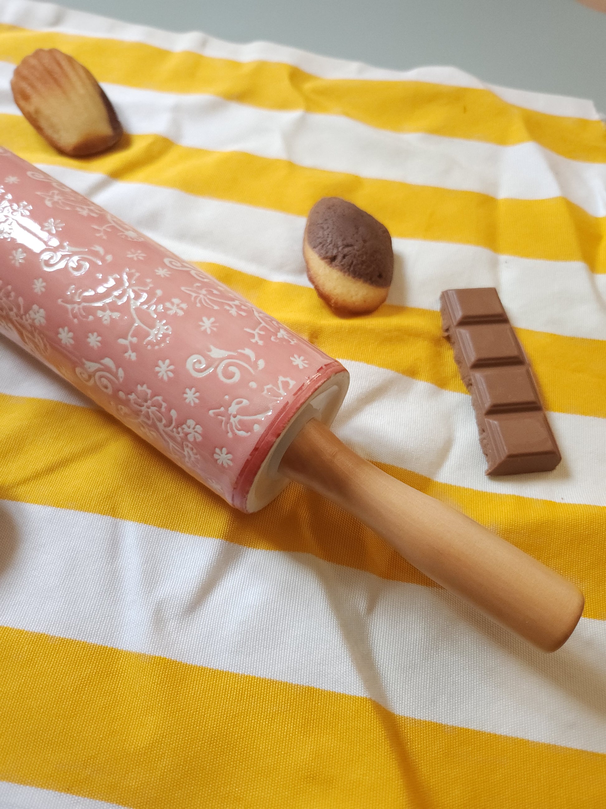Rouleau à pâtisserie en céramique rose   Patine