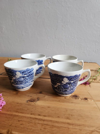 Tasse à café en porcelaine anglaise lot 4   Patine