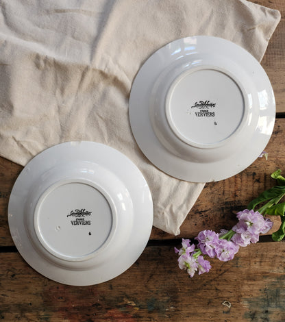 Assiette en céramique Sarreguemines à motif floral   Patine