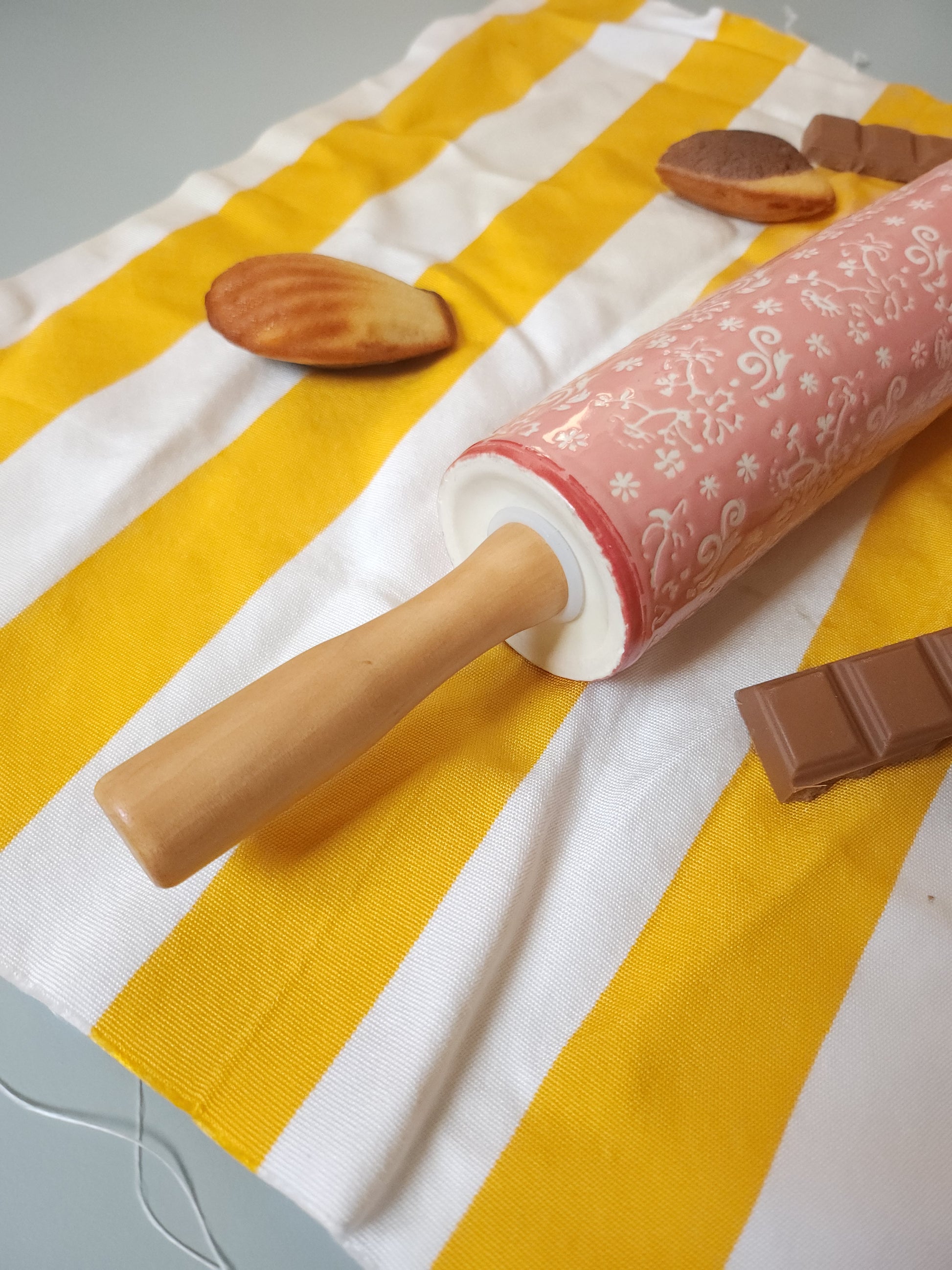 Rouleau à pâtisserie en céramique rose   Patine