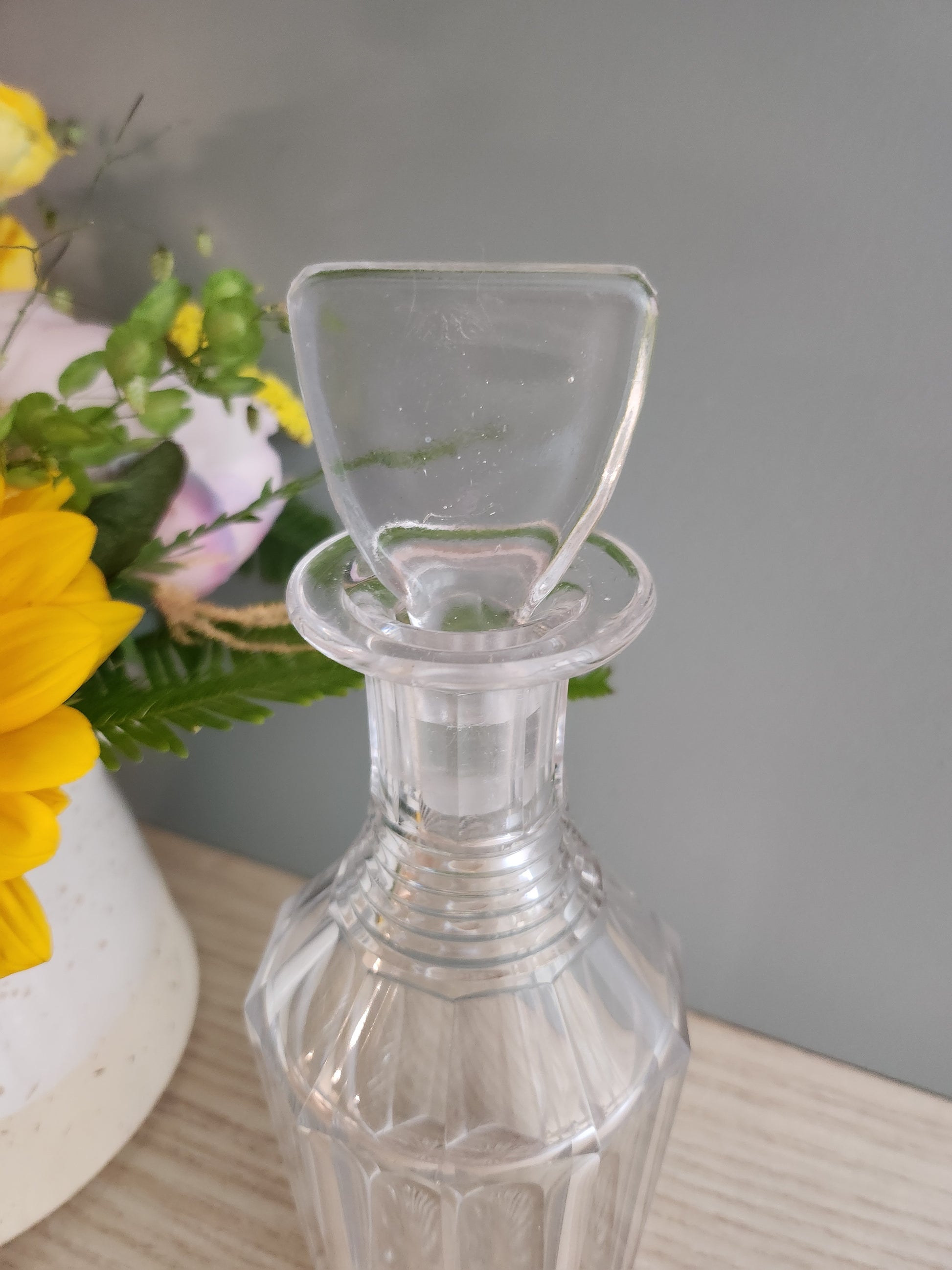 Bouteille en cristal   Patine