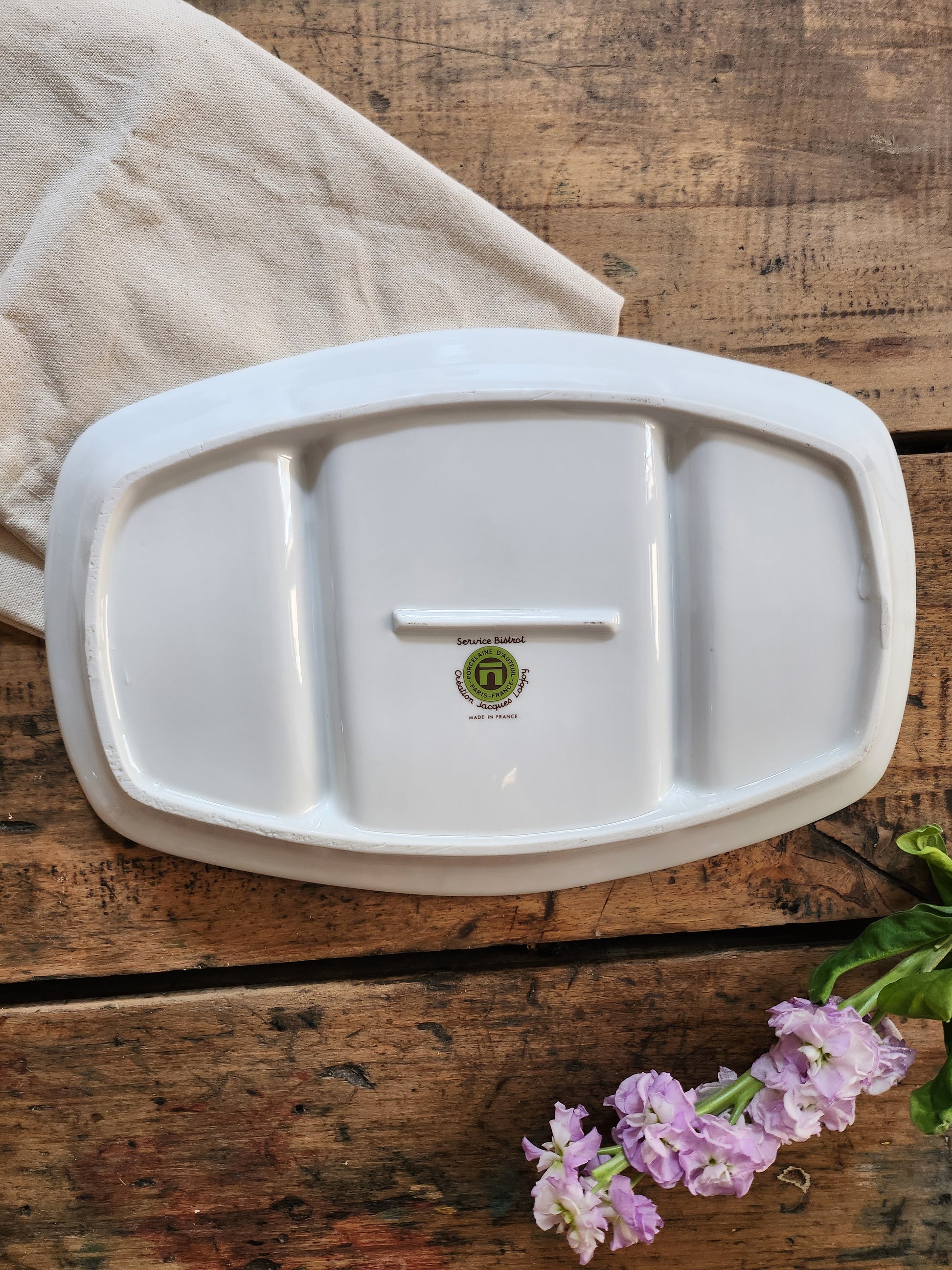 Plateau avec compartiments en porcelaine française   Patine