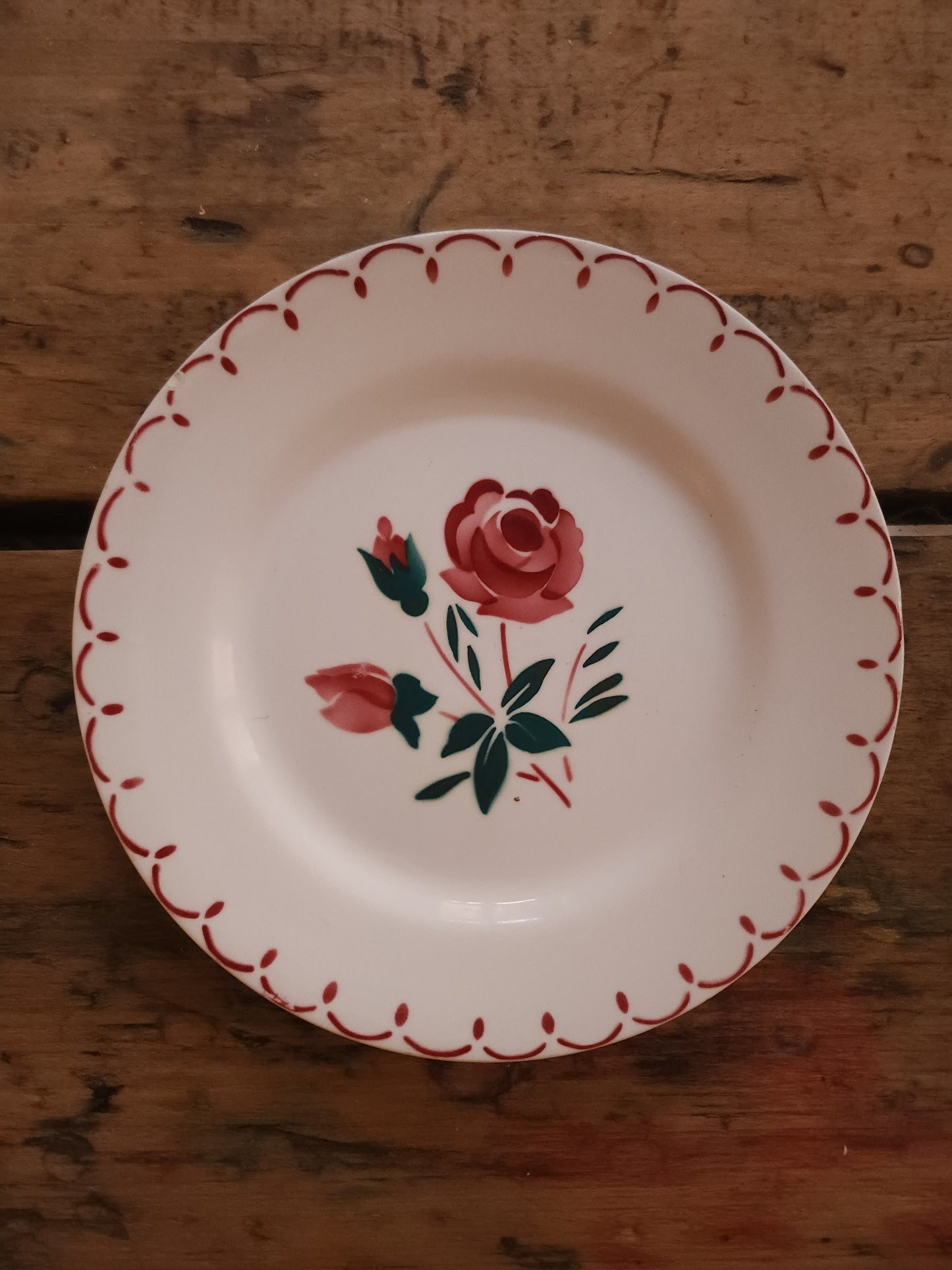 Assiettes plates en céramique peintes à la main lot de 3   Patine