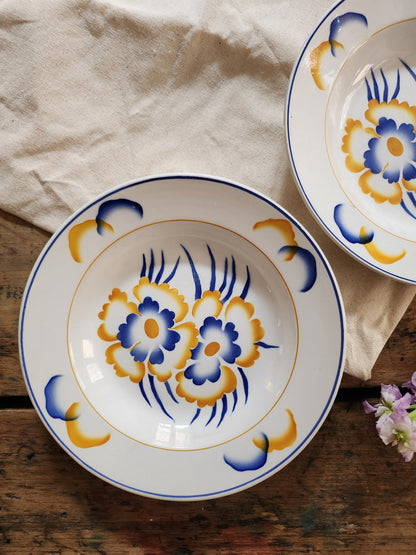Assiette en céramique Sarreguemines à motif floral   Patine