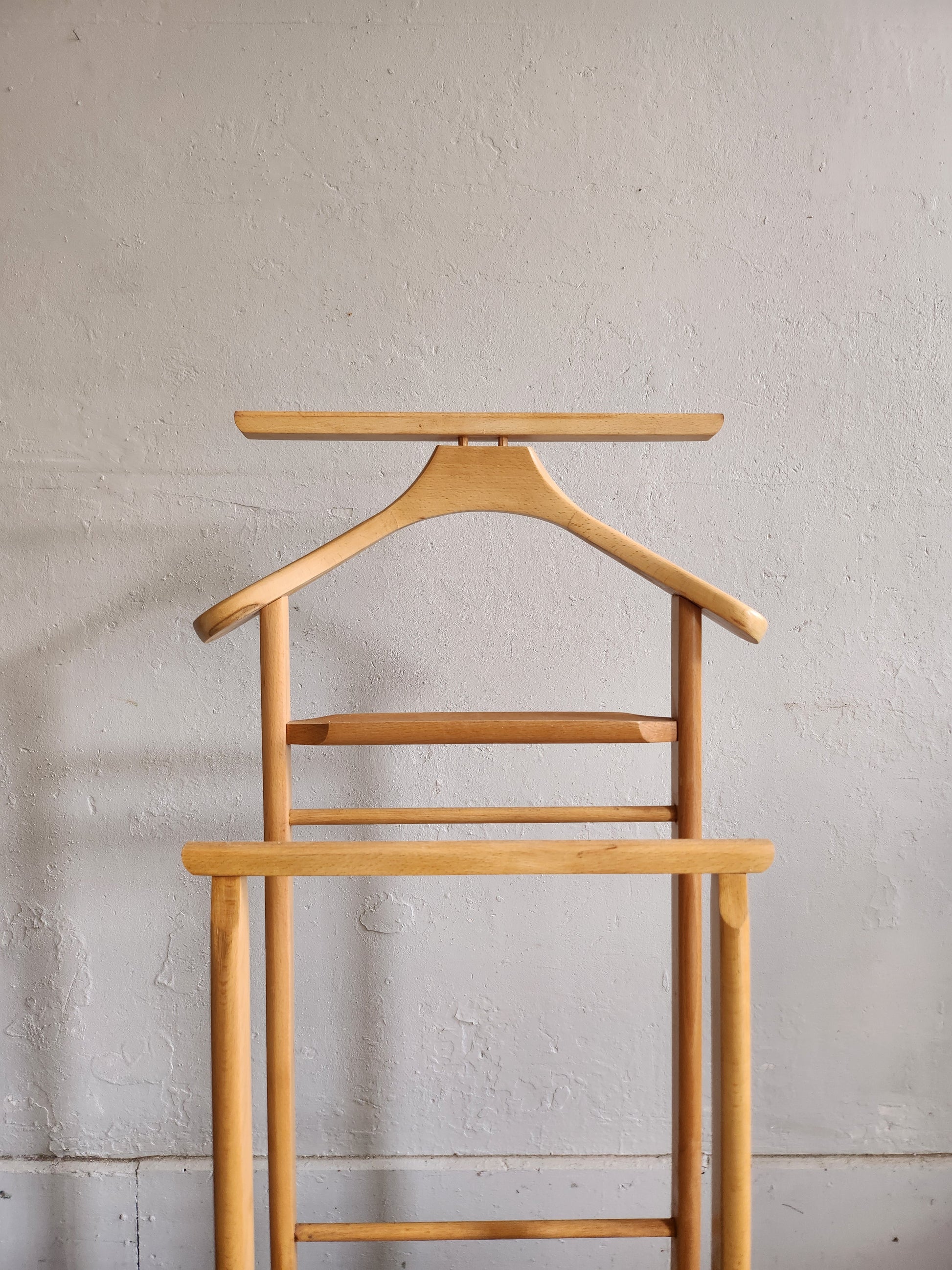 Valet de chambre en bois   Patine