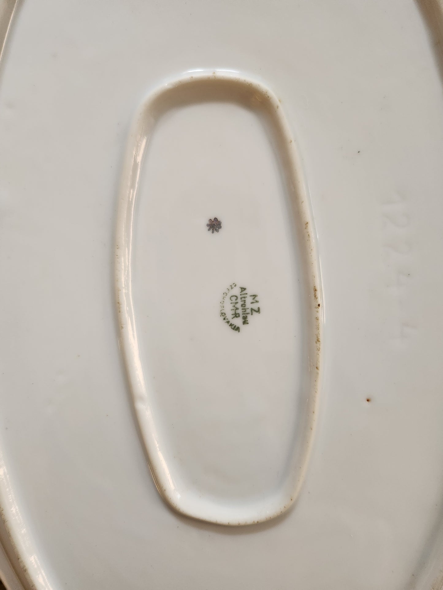Plat en céramique ovale motif floral