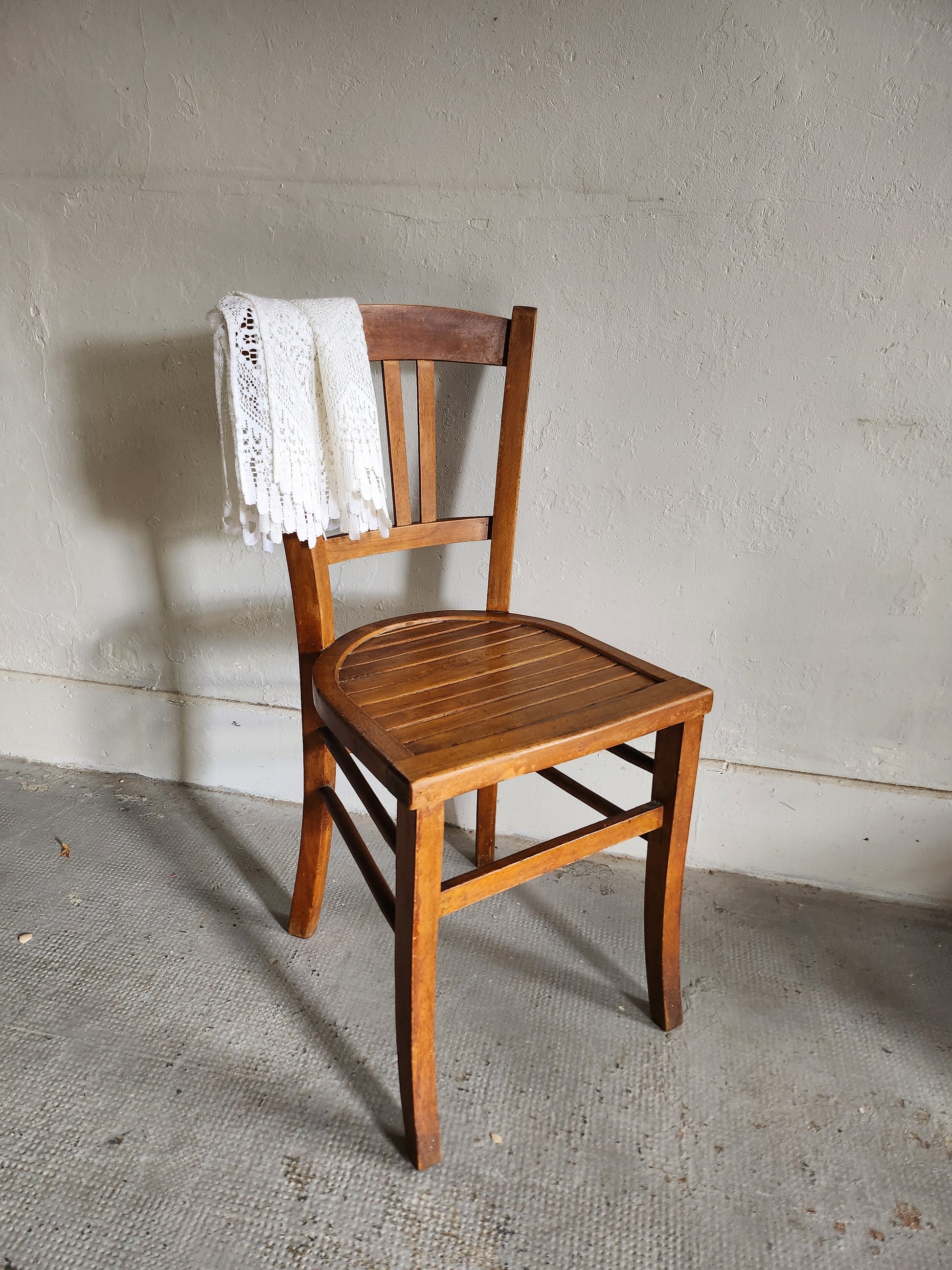 Chaise en bois   Patine