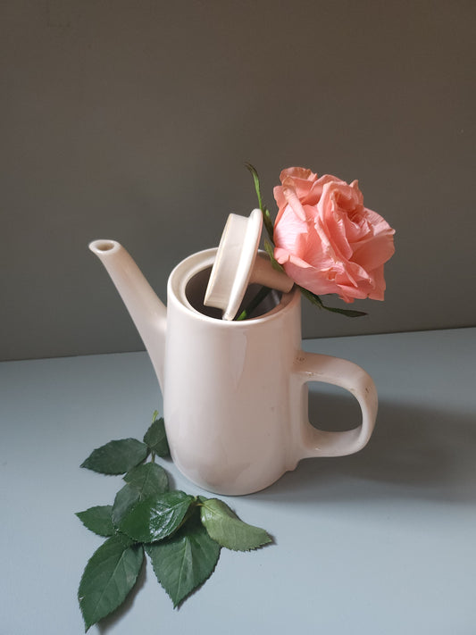 Cafetière en porcelaine blanche   Patine