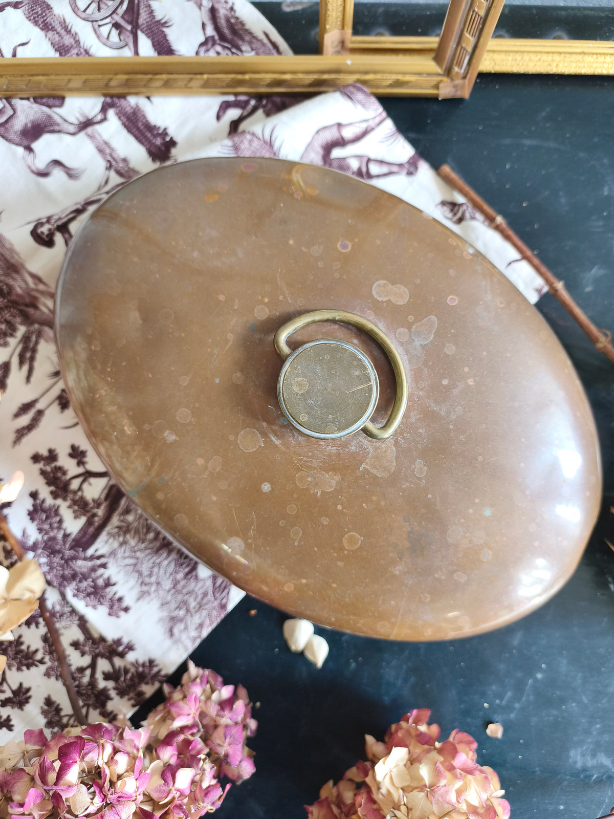 Bouillotte ovale en cuivre vintage   Patine