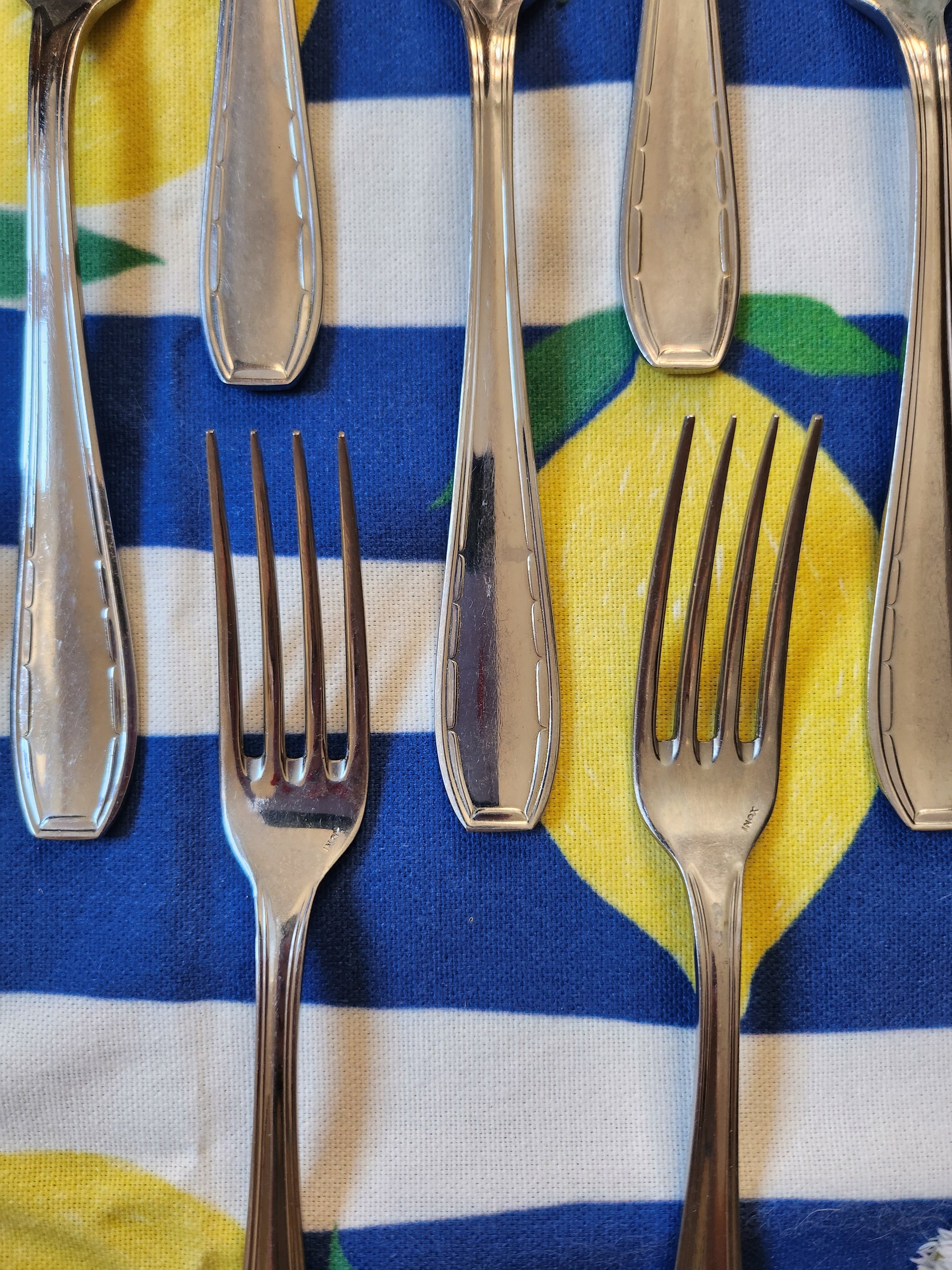 Fourchette en métal argenté lot de 12   Patine