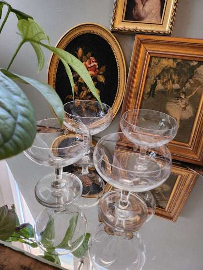 Coupe à champagne en cristal taillé   Patine