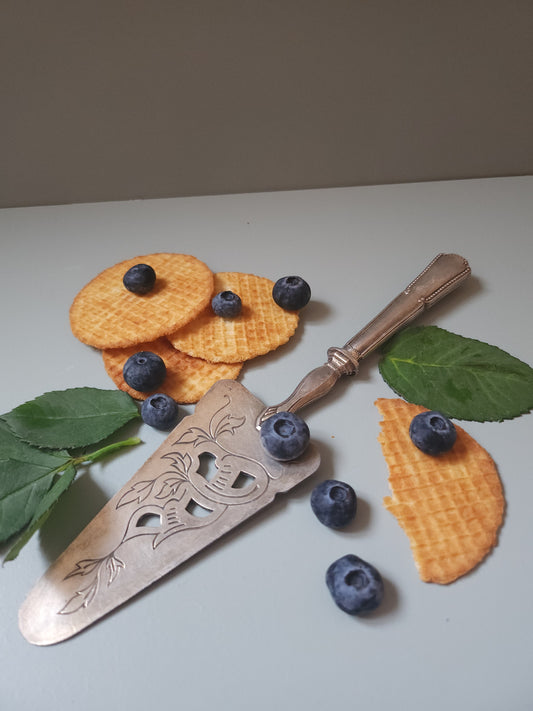 Pelle à tarte en argenterie   Patine
