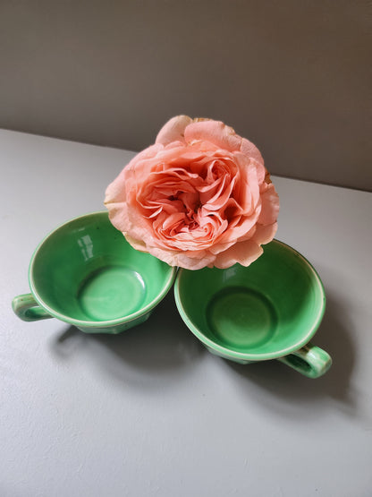 Tasses vertes en céramique lot de 2   Patine