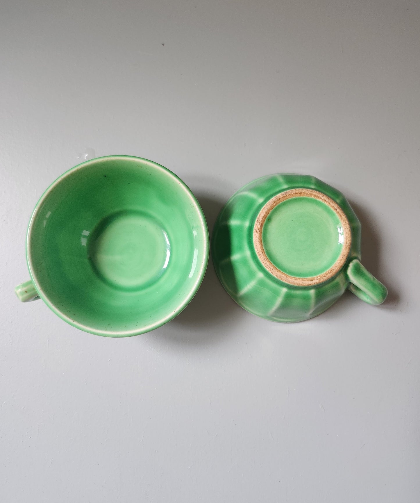 Tasses vertes en céramique lot de 2   Patine