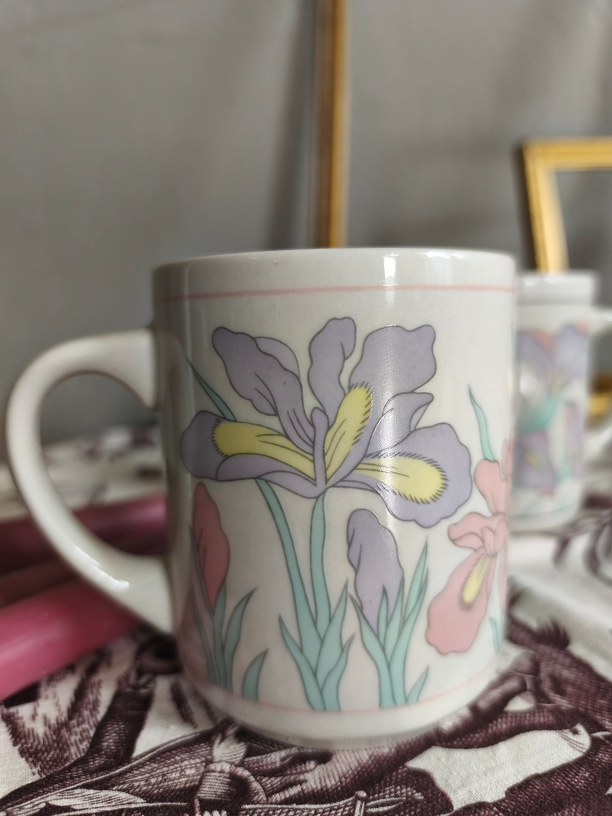 Tasse céramique motif iris lot de deux   Patine