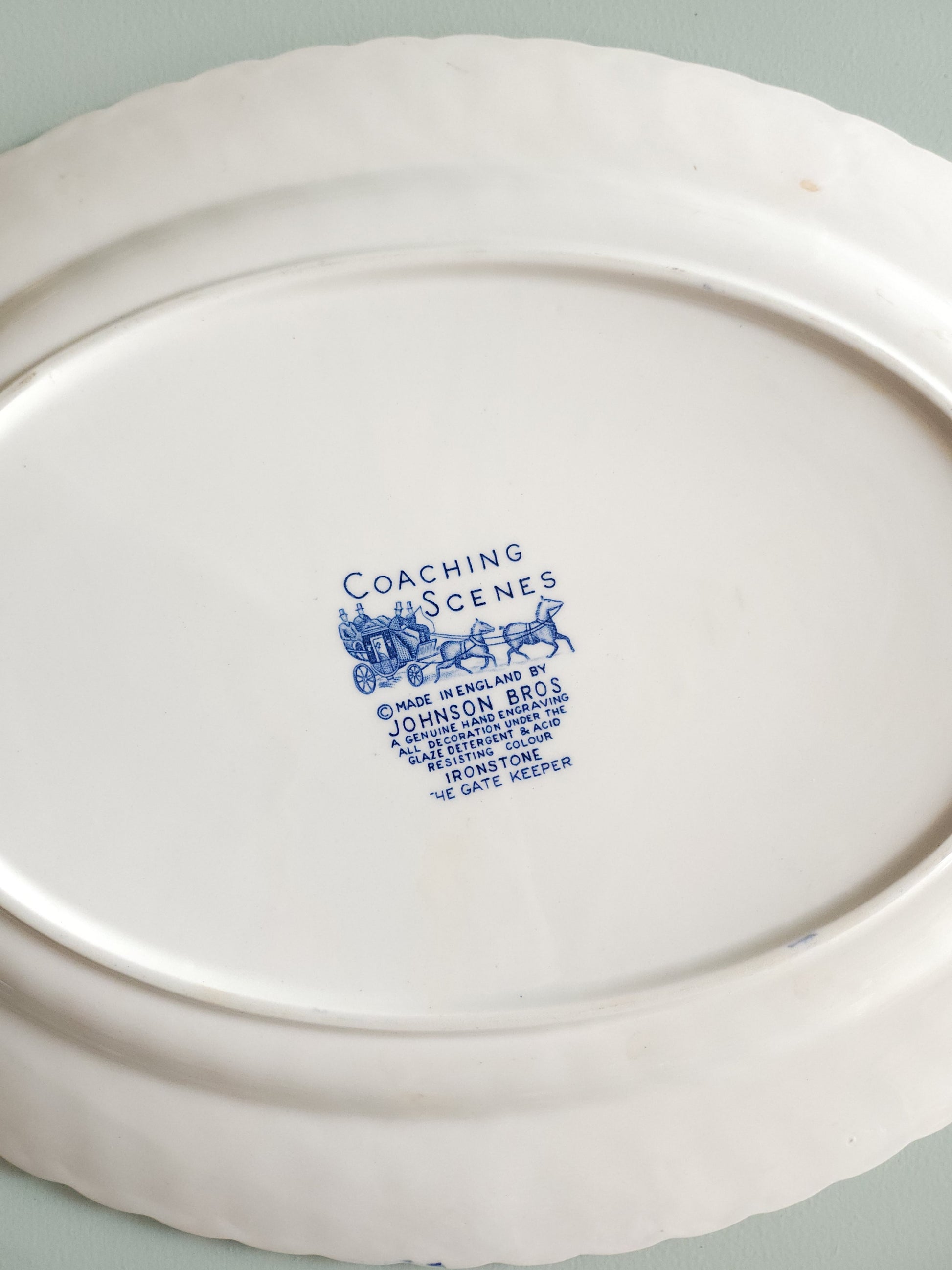 Plat ovale en céramique style anglais   Patine