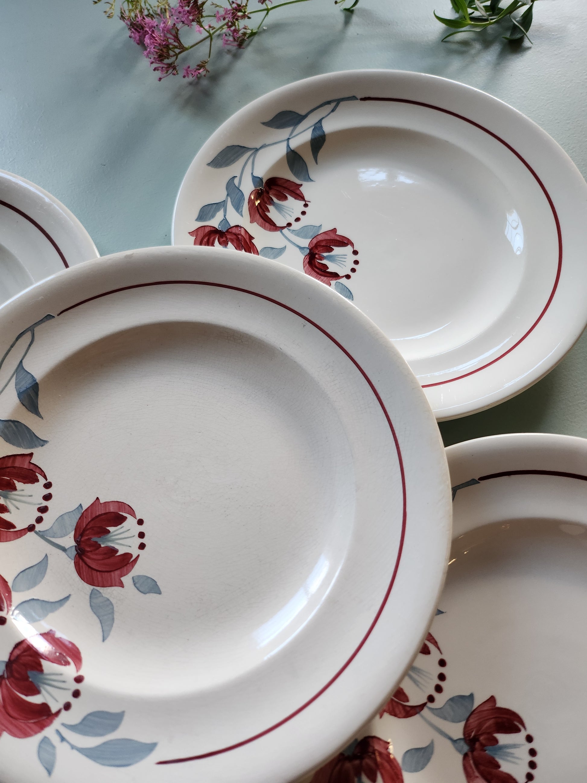 Assiettes plates fleuries Sarreguemines lot de 5   Patine