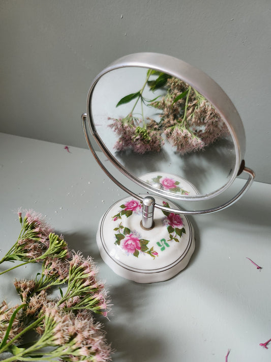 Petit miroir en porcelaine   Patine