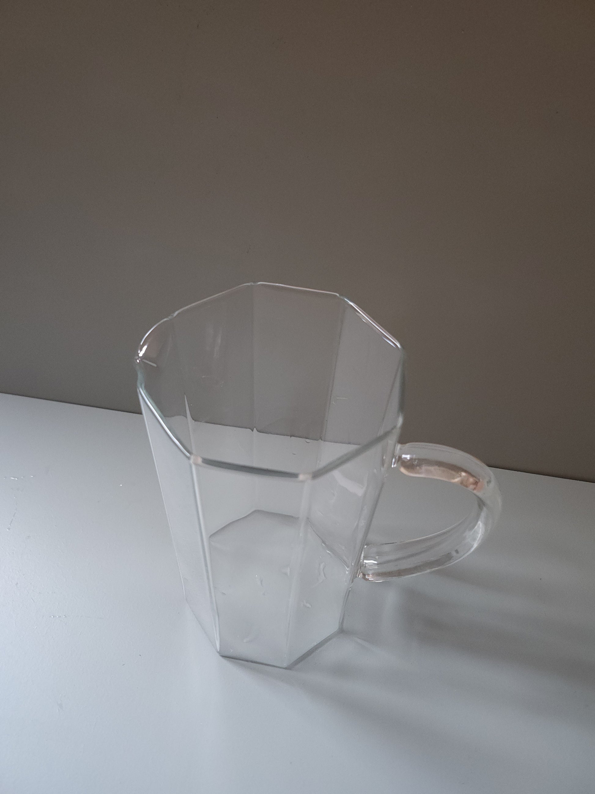 Cruche en verre   Patine